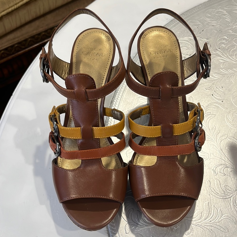 Circa Joan & David Kaza Multi-Color Wedge 7.M